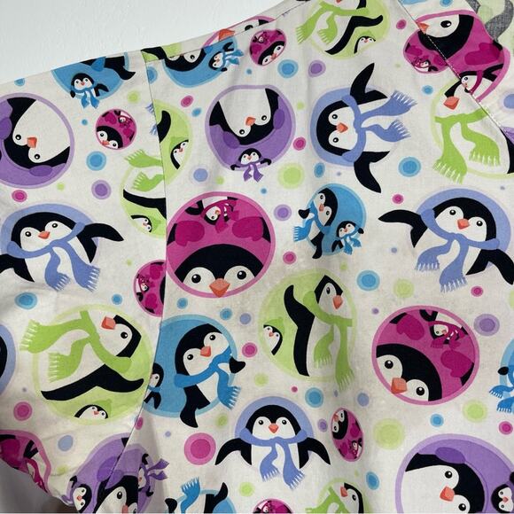Dickies, Winter Penguin Scrub Top. Measures similar to a 3X Excellent condition! - Picture 5 of 5